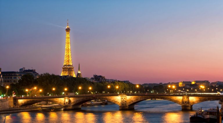 Sketching in the City of Light